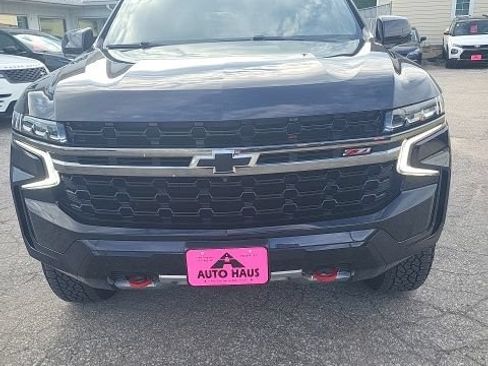 Used 2022 Chevrolet Tahoe Z71 w/ Luxury Package AWD/4WD image 28