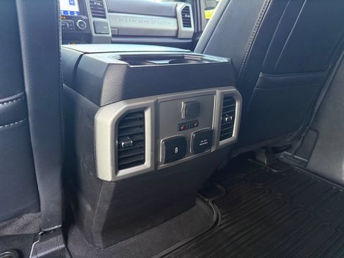 Used 2021 Ford F350 Lariat AWD/4WD image 38