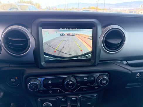 Used 2021 Jeep Wrangler Sport image 11