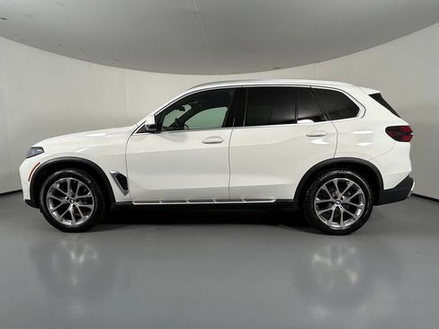 Used 2024 BMW X5 xDrive40i AWD/4WD image 4