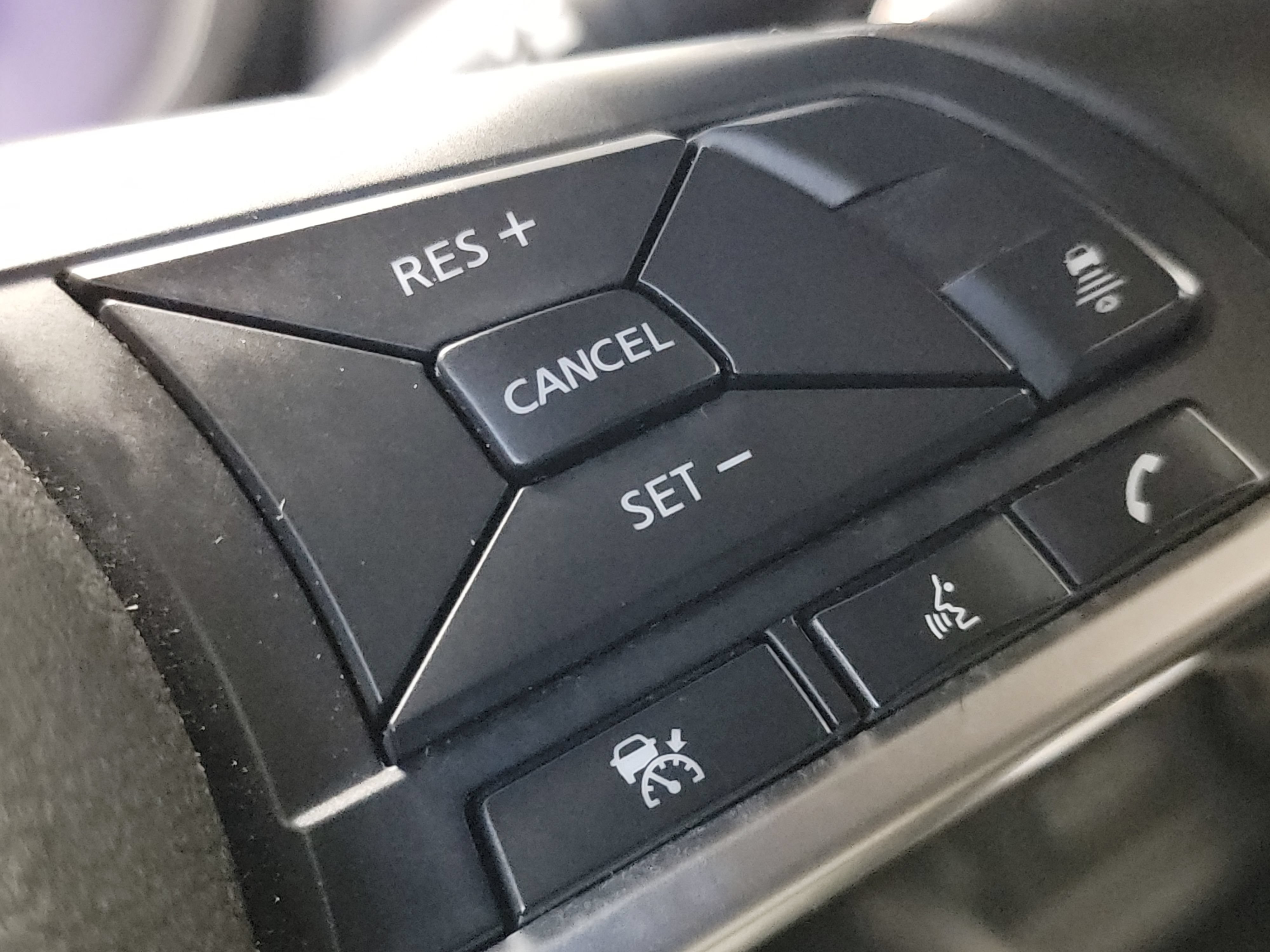Used 2025 Nissan Sentra SR FWD image 33