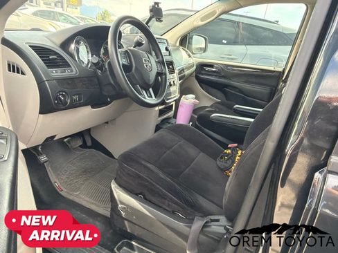 Used 2013 Dodge Grand Caravan American Value Package FWD image 10
