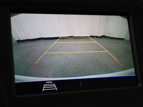 Used 2021 Chevrolet Equinox LT image 30