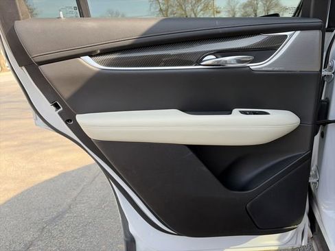 Used 2021 Cadillac XT6 Sport image 13