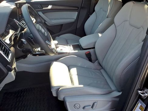 Used 2022 Audi Q5 2.0T Premium w/ Convenience Package image 18
