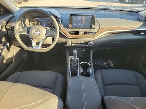 Certified 2023 Nissan Altima 2.5 SV image 9