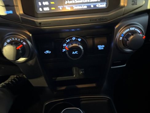 Used 2016 Toyota 4Runner SR5 image 20