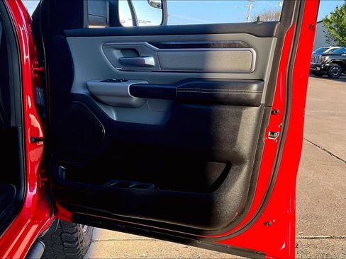 Used 2019 RAM 1500 Big Horn AWD/4WD image 18