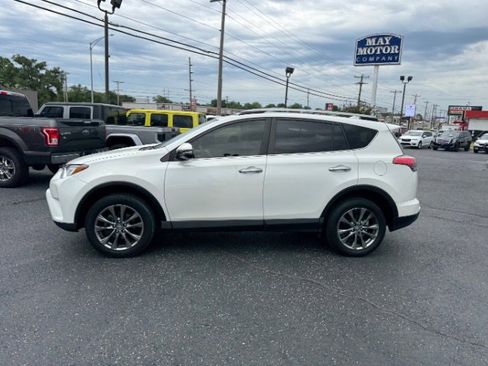 Used 2018 Toyota RAV4 Limited FWD image 2