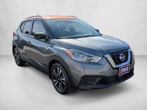 Used 2020 Nissan Kicks SV image 3