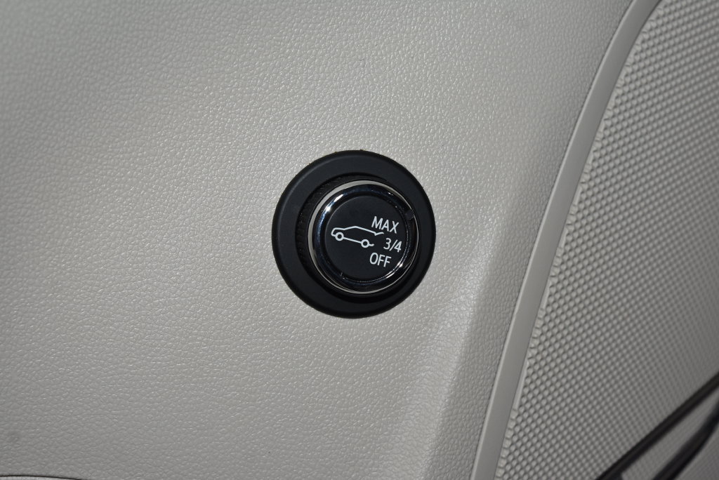 Used 2023 Buick Envision Avenir FWD image 7