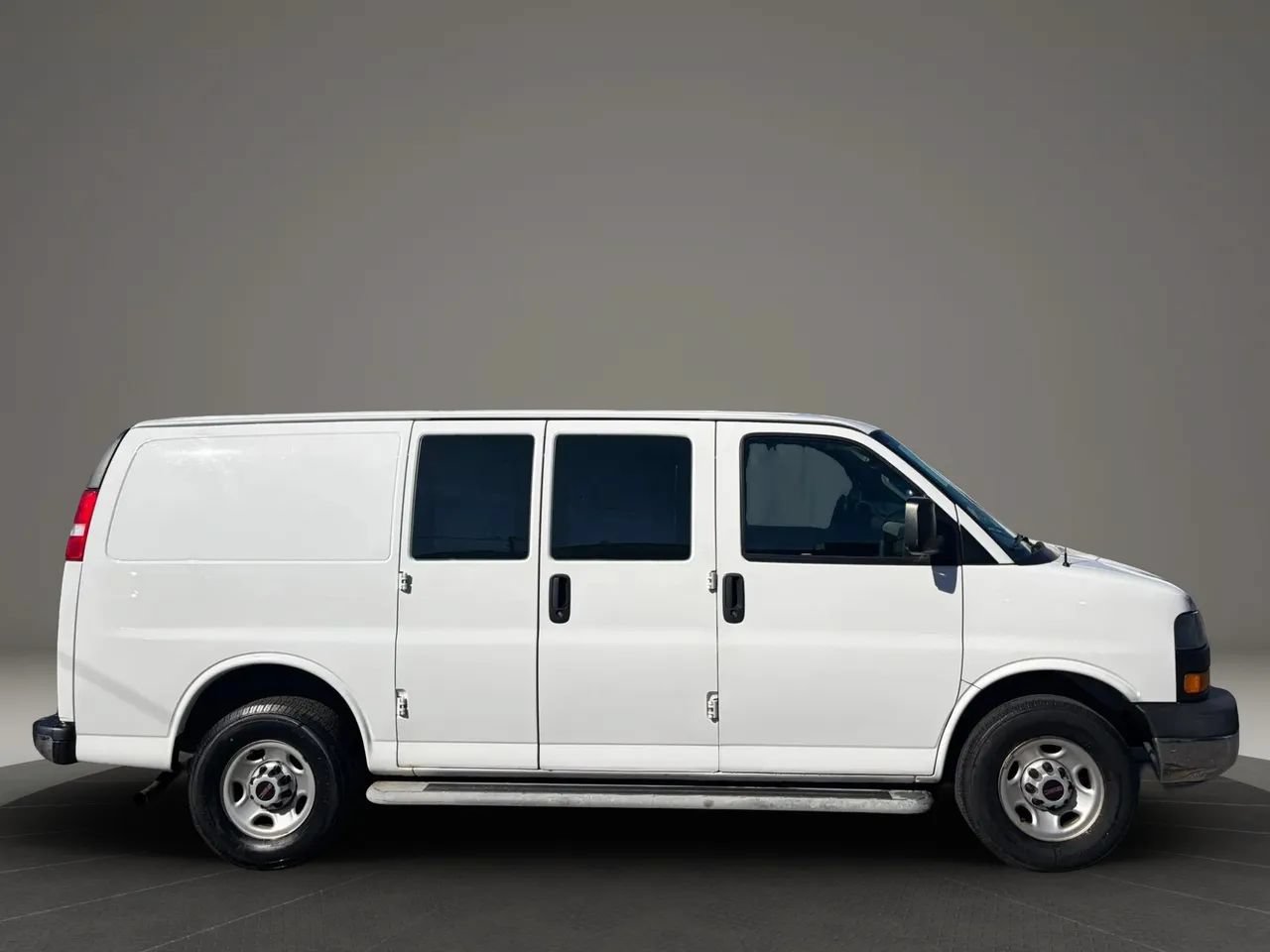 Used 2019 GMC Savana 2500 w/ Driver Convenience Package RWD image 6