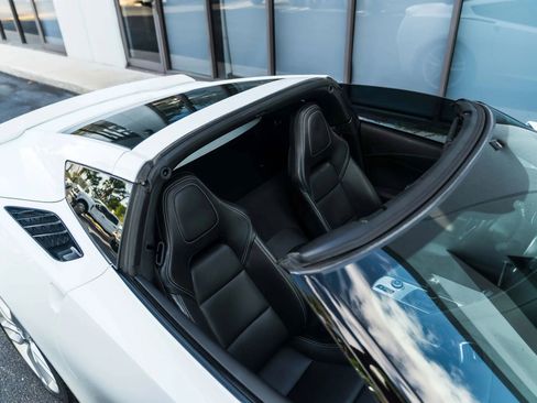Used 2019 Chevrolet Corvette Stingray Coupe w/ 1LT RWD image 43