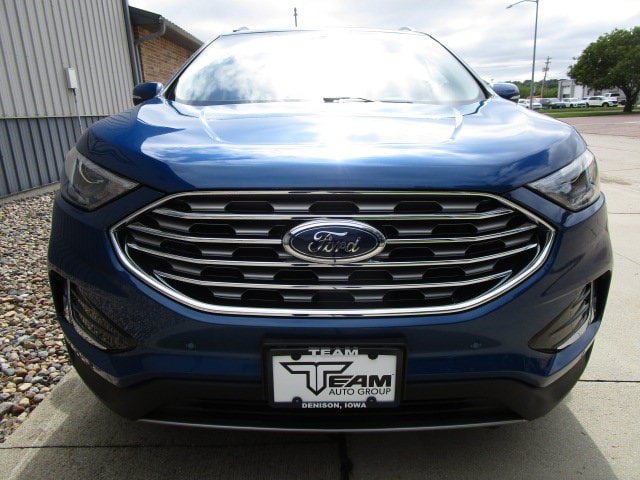 Used 2023 Ford Edge Titanium AWD/4WD image 2