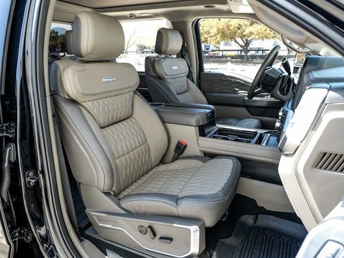 Used 2025 Ford F450 Platinum w/ Platinum Plus Package image 36