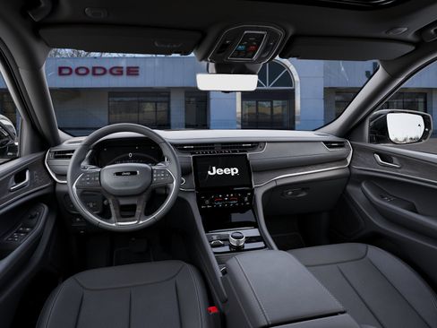 New 2025 Jeep Grand Cherokee Limited w/ Luxury Tech Group II AWD/4WD image 44