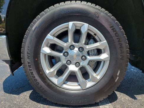 Used 2023 Chevrolet Silverado 1500 LT AWD/4WD image 47