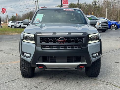 Certified 2025 Nissan Frontier PRO-4X w/ Pro Convenience Package image 8