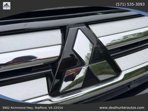 Used 2018 Mitsubishi Outlander SE AWD/4WD image 5