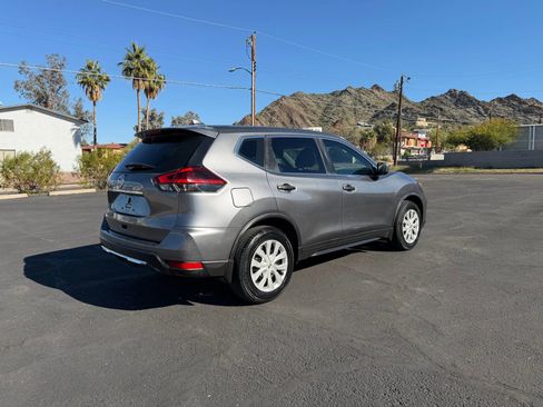 Used 2018 Nissan Rogue S image 5