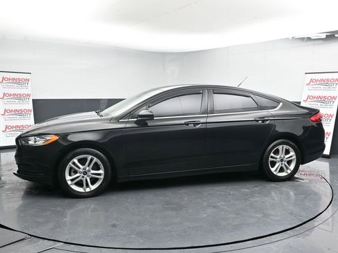 Used 2018 Ford Fusion SE w/ Fusion SE Technology Package image 5