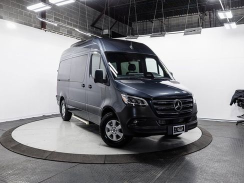 Used 2025 Mercedes-Benz Sprinter 2500 image 1
