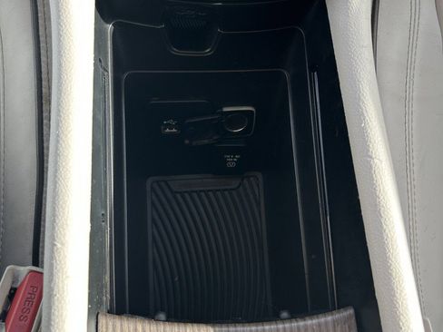 Used 2015 Chrysler 200 C w/ Navigation & Sound Group I image 13