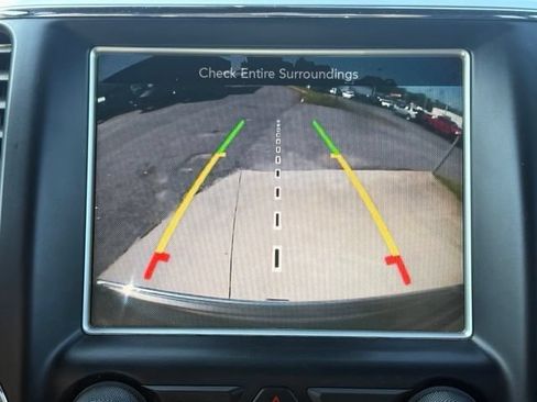 Used 2014 Jeep Grand Cherokee Overland w/ Advanced Technology Group AWD/4WD image 31