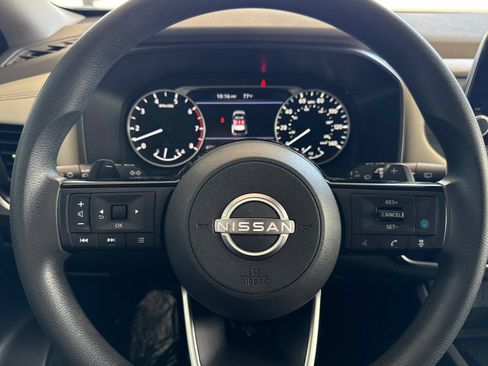 Used 2023 Nissan Rogue SV FWD image 25