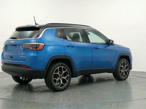 Used 2025 Jeep Compass Limited AWD/4WD image 9