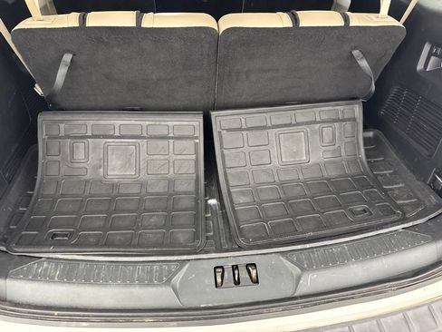 Used 2020 Ford Explorer XLT w/ Equipment Group 202A AWD/4WD image 32