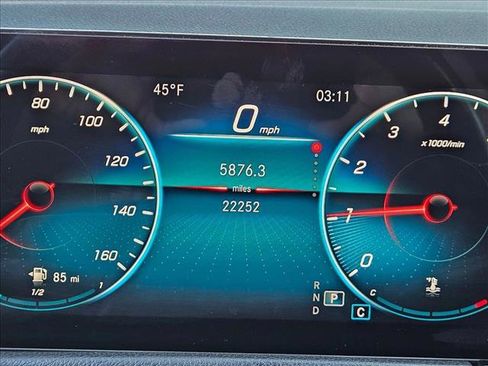 Used 2022 Mercedes-Benz GLB 250 w/ Premium Package Lite image 16