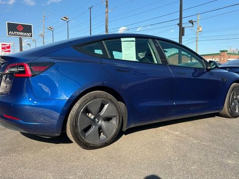 Used 2022 Tesla Model 3 image 8
