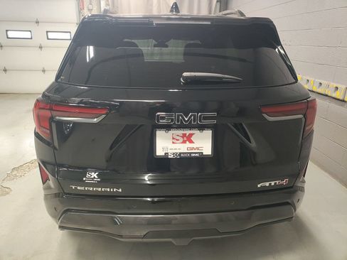 Used 2026 GMC Terrain AT4 AWD/4WD image 21
