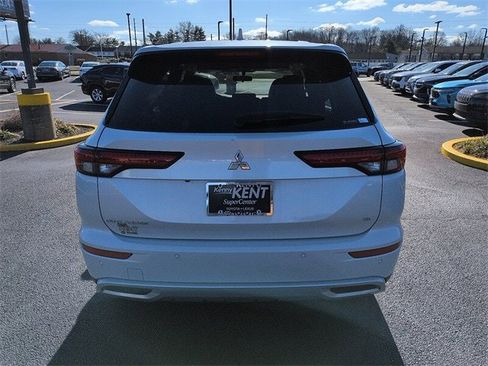 Used 2022 Mitsubishi Outlander SE image 6