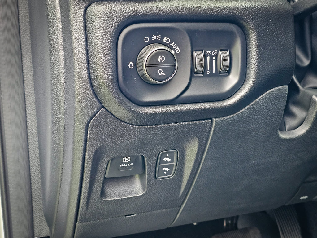 Used 2025 RAM 1500 Big Horn AWD/4WD image 15