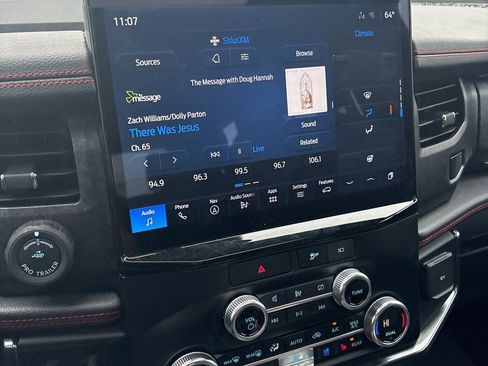 Used 2023 Ford Expedition Limited image 8