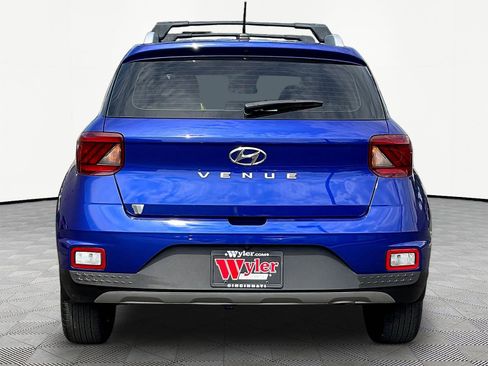 Used 2024 Hyundai Venue Limited FWD image 5