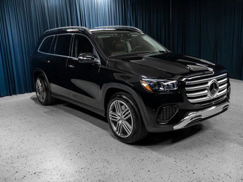 New 2026 Mercedes-Benz GLS 450 4MATIC image 3