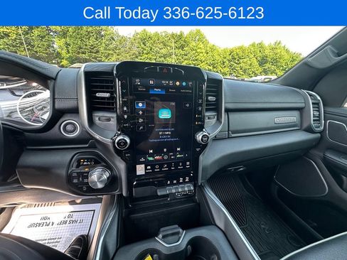 Used 2023 RAM 1500 Laramie AWD/4WD image 18