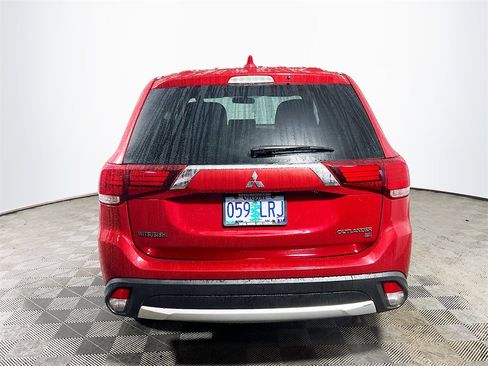 Used 2018 Mitsubishi Outlander SE image 7