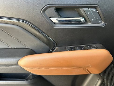 Used 2023 GMC Canyon AT4 w/ AT4 Premium Package image 13