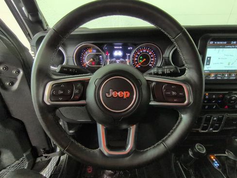 Used 2018 Jeep Wrangler Unlimited Sahara AWD/4WD image 21