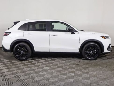 Used 2025 Honda HR-V Sport image 17