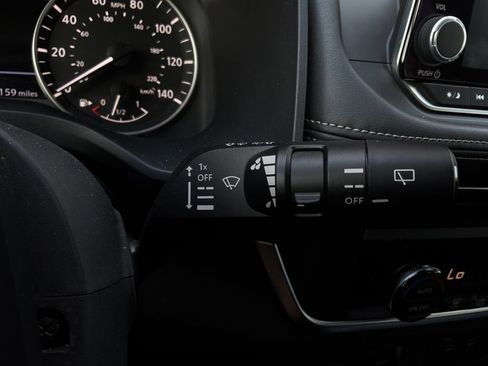 Used 2025 Nissan Rogue SV FWD image 36