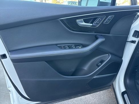 Used 2025 Audi Q7 3.0T Premium Plus image 10