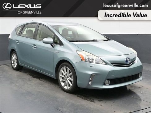 Used 2014 Toyota Prius V Five image 2