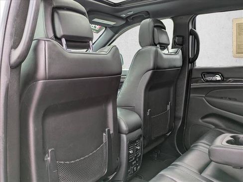 Used 2020 Jeep Grand Cherokee Overland AWD/4WD image 19