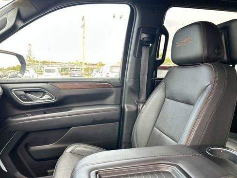 Used 2021 Chevrolet Suburban High Country AWD/4WD image 43