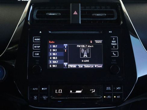Used 2017 Toyota Prius Two FWD image 33
